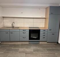 Neu renovierte 2 Zimmer Wohnung mit Einbauküche grau mit Geräten - Heidenheim an der Brenz Aufhausen