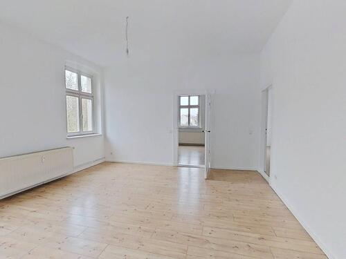 Foto - Modernisierte und weitläufige 5-Zimmer-Altbauwohnung mit modernem Wannenbad