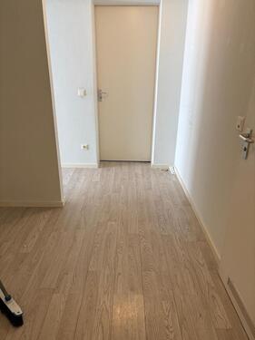 Foto - 1 Zimmer mit eigenem Eingang, Flur und WC in einer 4-Zi-Wohnung