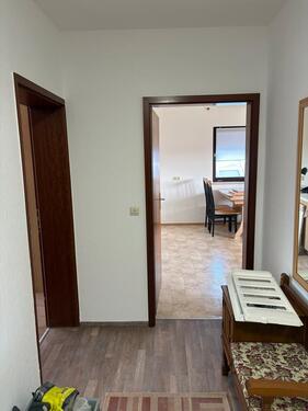 Foto - Ein 1-Zimmer-Wohnung mit Balkon, möbliert & Stellplatz – 60 m²