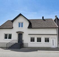 Sanierungsbedürftiges Einfamilienhaus mit ca. 140 m² Wohnfläche - Etzbach