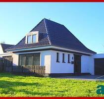 ais GmbH bietet an: Schönes Einfamilienhaus in ruhiger Lage von Zetel.