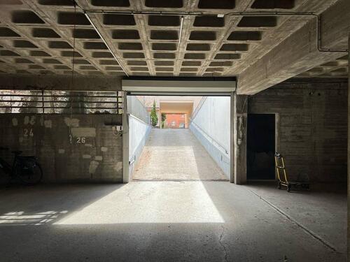 Foto - PKW Tiefgaragenplatz, priv. Grundstück, Beleuchtung Tempelhof.