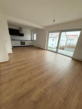 Foto - Neu Renovierte 3-Zimmer-Wohnung zu Vermieten