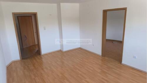 Foto - Klein, fein, ganz Ihrs. Helle 2-Zimmer-Wohnung im Herzen von Hof zu vermieten.