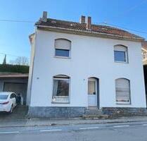 Haus mit Garage – 3 Etagen mit Potenzial zur Renovierung - Nohfelden