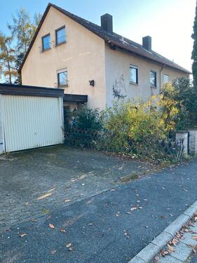 Foto - Doppelhaushälfte mit Garage & Garten in Hersbruck – großes Potenz