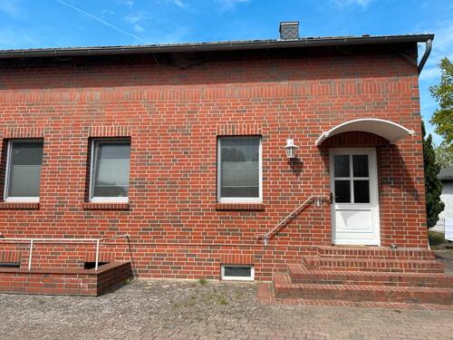 Foto - Doppelhaushälfte - 895,00&nbsp;EUR Kaltmiete, ca.&nbsp; 79,00&nbsp;m&sup2;