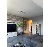 Helle Dachgeschosswohnung 83 qm neue EBK viele Zimmer - Röthlein