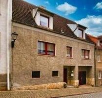 Einfamilienhaus in Altstadt von Freyburg (Reihenhaus) Teilsaniert - Freyburg (Unstrut)