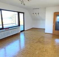 Stuttgart-Hedelfingen 2½-Zimmer-Wohnung mit Balkon und Garage – sofort bezugsfrei!
