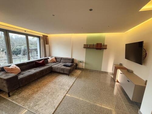 Foto - Hochwertige, vollmöblierte 90 m² Split-Level-Wohnung mit Garten