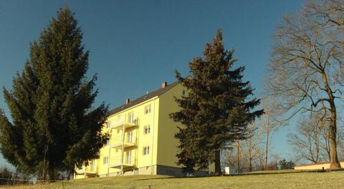 Foto - Familienfreundliches Wohnen in heller 4-Raum-Wohnung im Grünen