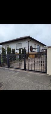 Foto - Wohnhaus mit weitläufigem Grundstück