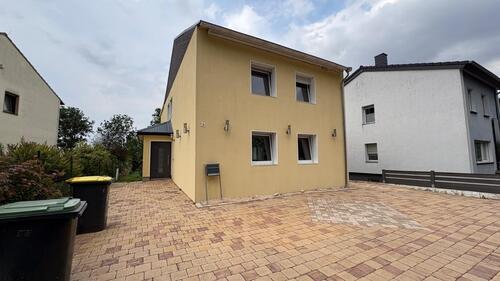 Foto - Großzügiges Einfamilienhaus für die große Familie – ruhig gelegen