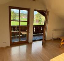 Krün: 60 m² Dachgeschosswohnung