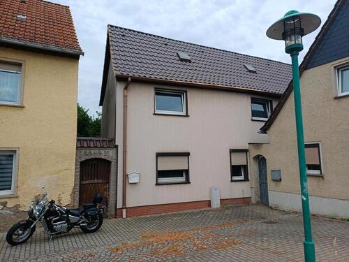 Foto - Einfamilienhaus in Schafstädt - 28.000,00&nbsp;EUR Kaufpreis, ca.&nbsp; 110,00&nbsp;m&sup2;