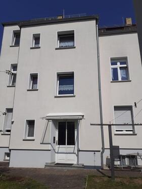 Foto - Mehrfamilienhaus mit Grundstück + Garagen + Garten(haus)