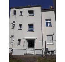 Mehrfamilienhaus mit Grundstück + Garagen + Garten(haus) - Bennewitz