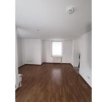 Für Singles: Ausgefallene 1-Zimmer-Wohnung mit Einbauküche, verglaster Loggia und Tiefgarage - Paderborn Neuenbeken