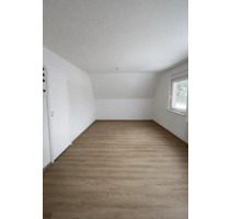 Gemütliche 3-Zimmer-Wohnung im Altbau – Gartenmitnutzung & Garage - Aurich