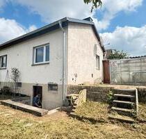 Kleines Einfamilienhaus in gehobener Wohnlage von Privat - Unterwellenborn