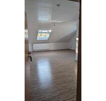 Schöne helle Dachgeschoßwohnung - 100 qm - Gründau