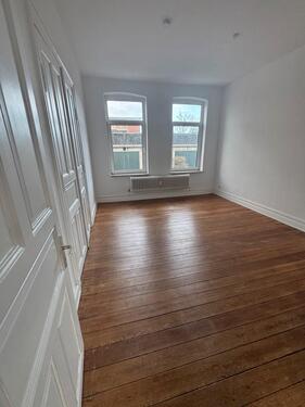 Foto - Helle 3-Zi.-Altbauwohnung