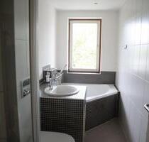 Kleine 3-Raum-Wohnung mit Balkon und Carport ! - Zwickau