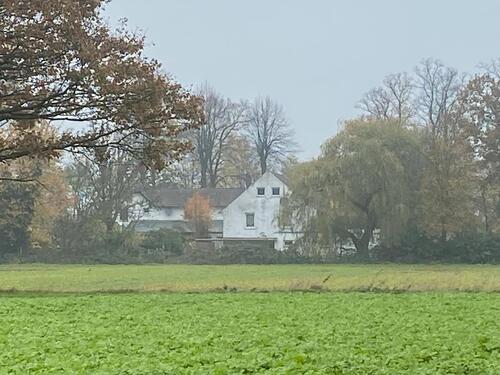 Foto - Altes Bauernhaus mit 5 Wohnungen 3 Garagen und viel Natur