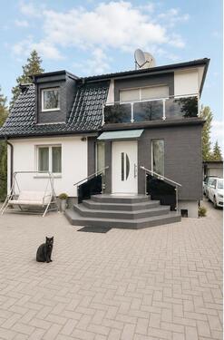 Foto - Modernes Einfamilienhaus mit großem Garten in Berlin-Neukölln