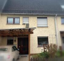 Reihenhaus mit Garage und Carport - Hameln