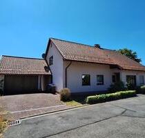 Großes, freistehendes Einfamilienhaus mit hoher Wohnqualität - Burkardroth