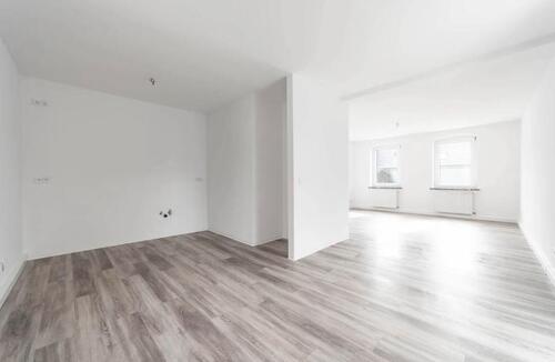 Foto - Erstbezug nach Renovierung: 2,5-Zi-Wohnung mit Balkon in Döbeln