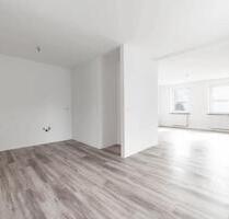 Erstbezug nach Renovierung: 2,5-Zi-Wohnung mit Balkon in Döbeln Erstbezug nach Renovierung: 2,5-Zi-Wohnung mit Balkon in Döbeln