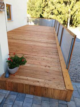 Foto - Zweifamilienhaus mit Nebengebäuden und großer Wiese zu verkaufen