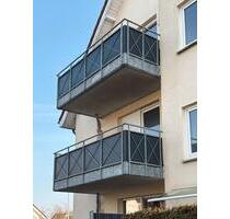 Helle 2,5-Zimmer-Wohnung mit Balkon, Stellplatz & Einbauküche - Dinslaken Hiesfeld