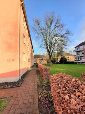 Foto - Bei VIVAWEST die Sonnenstrahlen auf dem eigenen Balkon genießen.