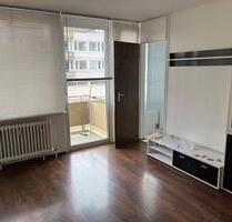 Vermiete 1 Zimmerwohnung Balkon & Tiefgaragenstellplatz - München Am Hart