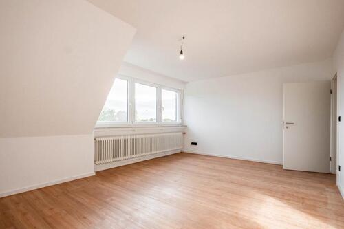 Foto - Top renoviert! 3-ZKB + Balkon + Garage + großer Kellerraum