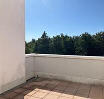 Lichtdurchflutete 3-Zimmer-Wohnung mit Süd-Dachterrasse - Ottobrunn