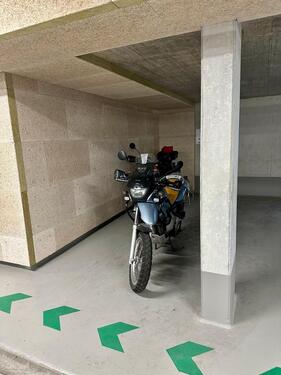 Foto - Stellplatz Motorrad kleiner PKW