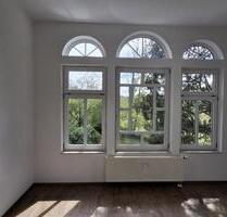 Außergewöhnliche 3 Zimmer-Wohnung mit Wintergarten - Grünhainichen