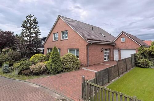 Foto - *PROVISIONSFREI* EFH in Bunde mit Garage und Wohnmobilstellplatz!