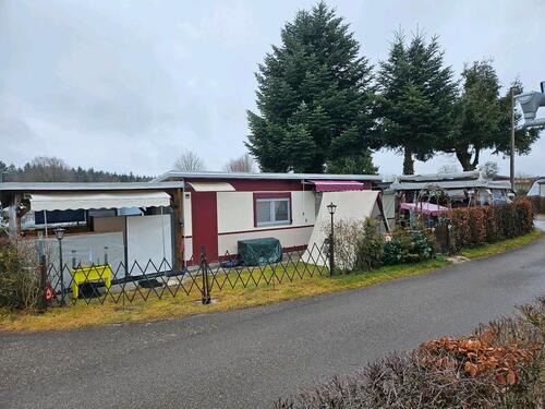 Foto - Dauerzelt mit zwei Karport , u .Gerätezelt