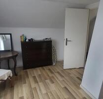 Gepflegte 2-Zimmer-Wohnung im Dachgeschoss - auf Wunsch möbliert! - Kellinghusen