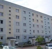 Schöne 4-Zimmer-Wohnung mit Einbauküche in ruhiger Lage in Neustrelitz