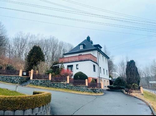 Foto - Charmantes Haus in Villa Stil 8 Zimmer Nähe Hof Schnäppchen
