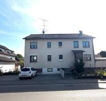 Kernsarniertes Zweifamilienhaus mit Entwicklungspotenzial - Bermatingen