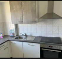 Teilmöbeliert & Helle 2-Zimmer-Wohnung mit Balkon und Küche - Frankfurt am Main West